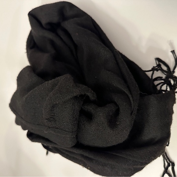 3 scarf bundle - Picture 5 of 14